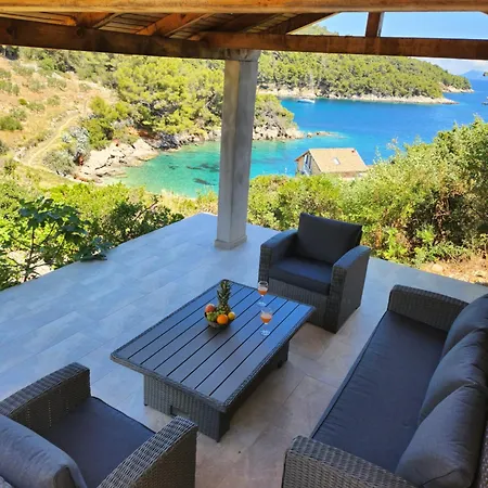Robinson Crusoe House Zastražišće